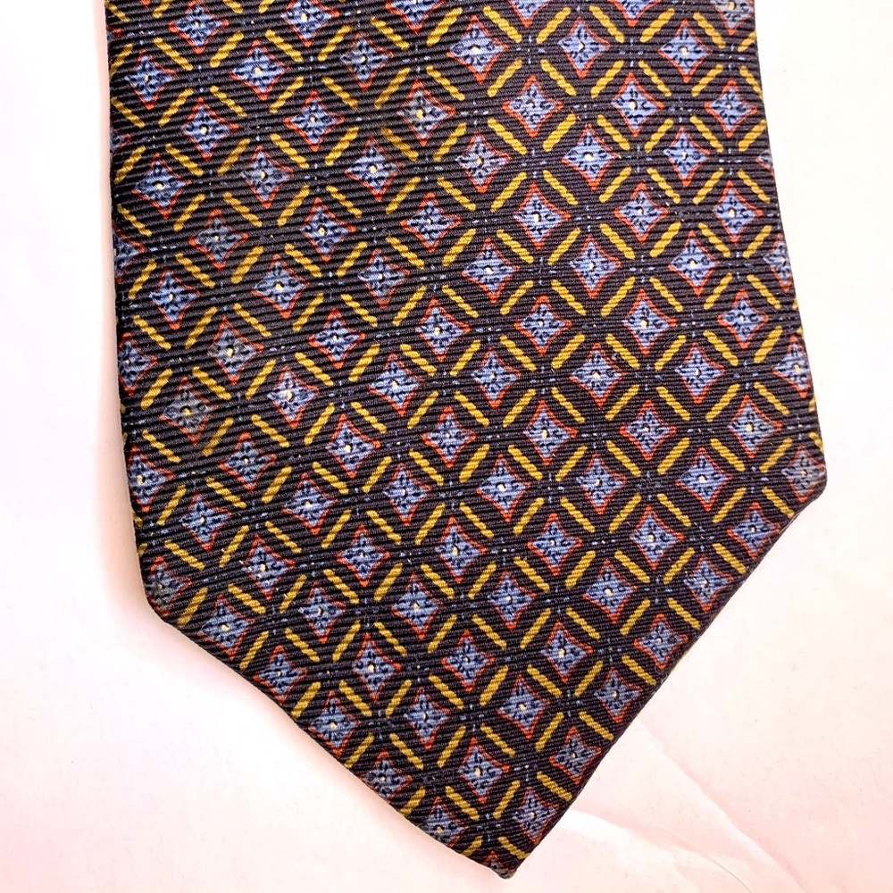 Burberry’s Men’s Tie